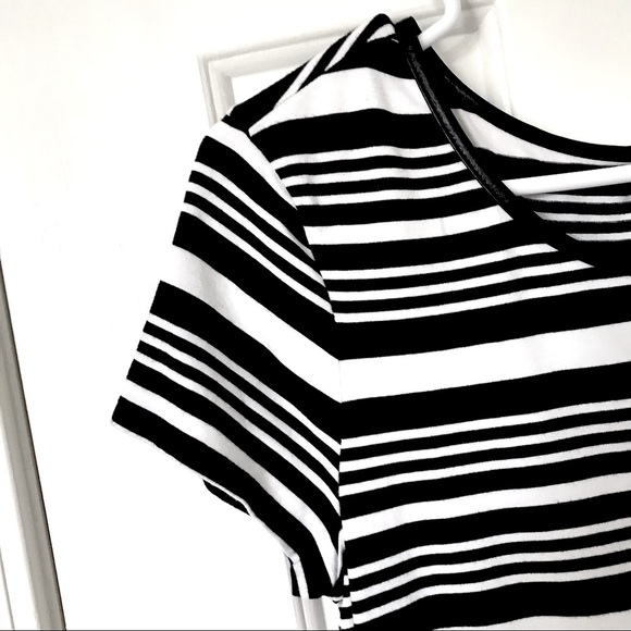 🆕🔥EXPRESS STYLISH&CHIC FAUX LEATHER COLLAR TRIMMED/ZIPPER UP BACK/FORM FITTING - Picture 4 of 13